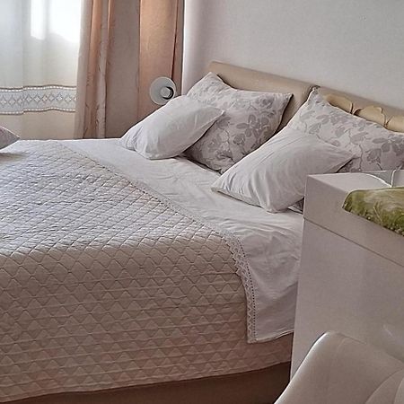 Klara Studio Apartman Спліт Екстер'єр фото
