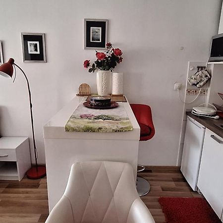 Klara Studio Apartman Спліт Екстер'єр фото