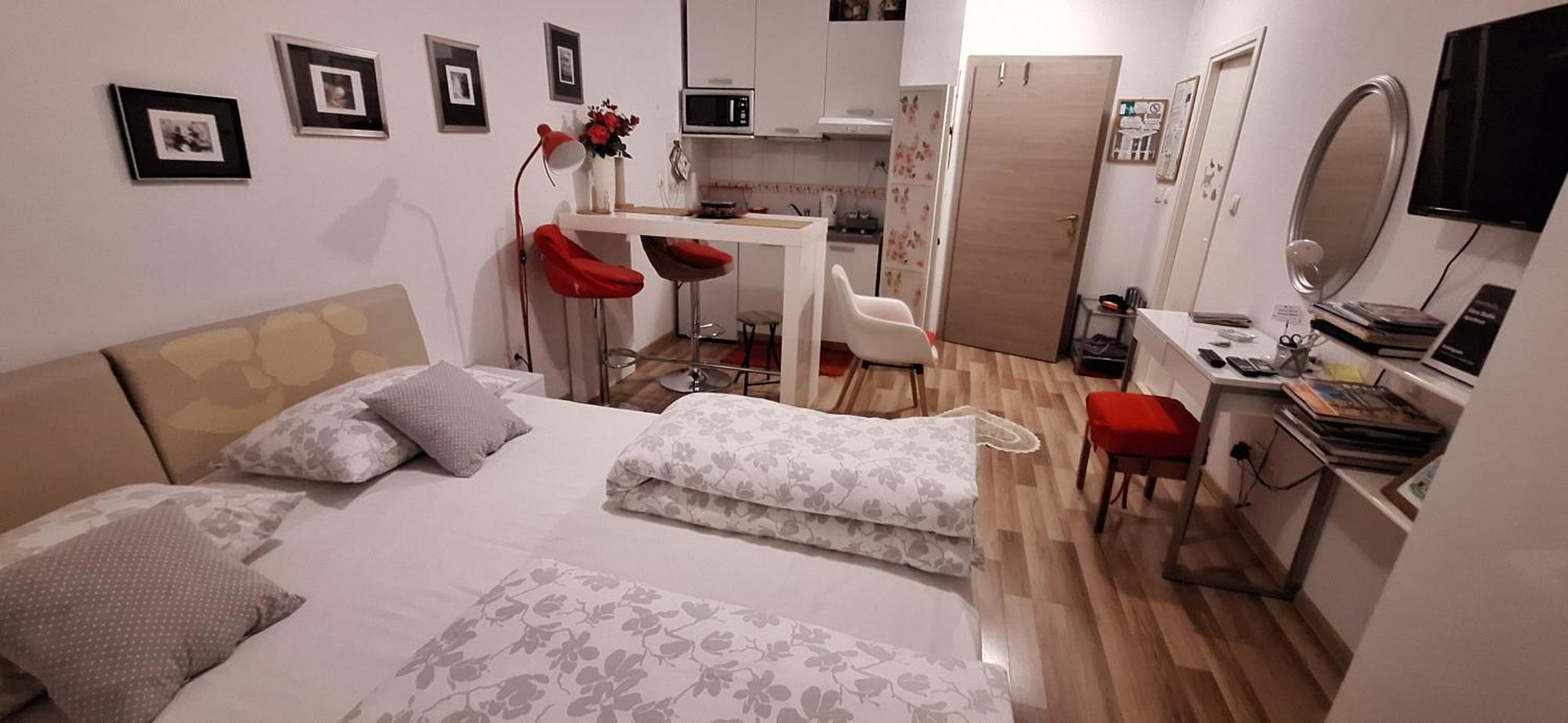 Klara Studio Apartman Спліт Екстер'єр фото