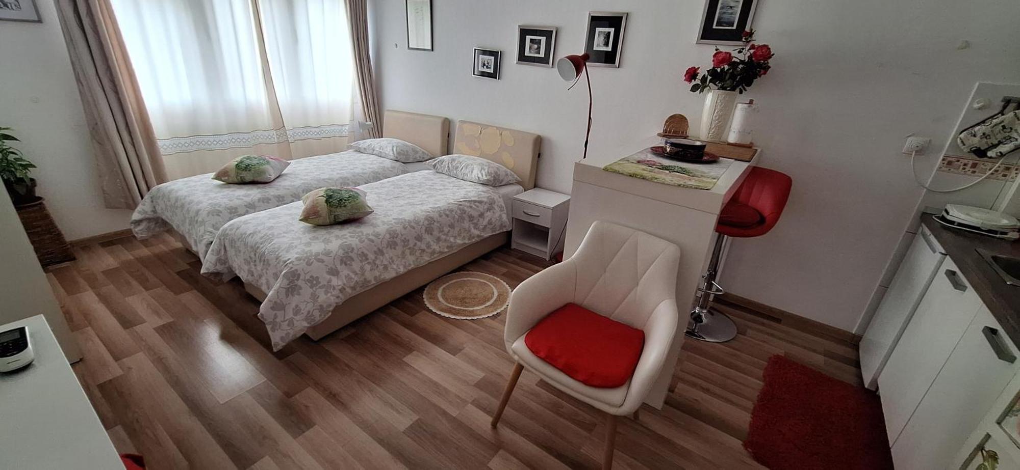 Klara Studio Apartman Спліт Екстер'єр фото