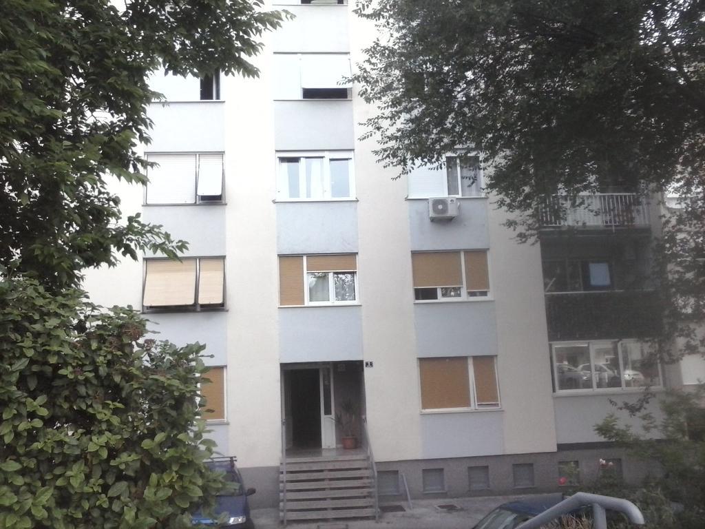 Klara Studio Apartman Спліт Екстер'єр фото